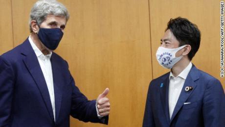 Kerry adverte que os países estão ficando sem tempo para descarbonizar e desafia a China a se afastar do carvão
