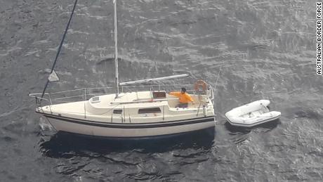 Fugitivo australiano encontrado escondido na ventilação de ar condicionado de um navio com dinheiro e faca  
