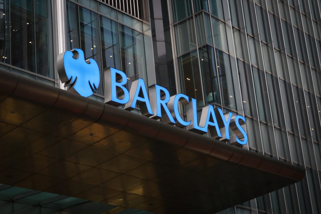 Lucros do Barclays são impulsionados por negociações, seguindo Wall Street
