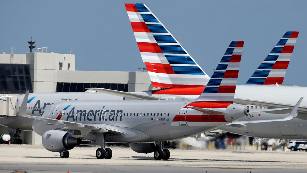 O tráfego aéreo foi interrompido na capital depois que um voo da American Airlines parou perto da pista