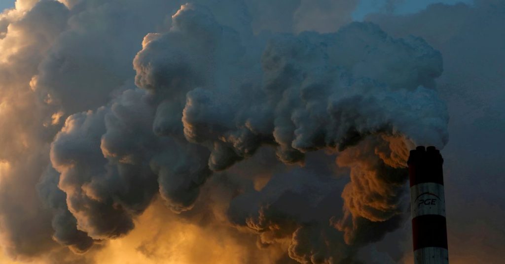 Os níveis de gases do efeito estufa estabeleceram um recorde.  O mundo luta para limitar os danos