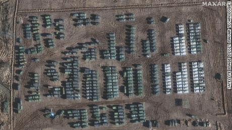 Imagens de satélite aumentam o temor de um aumento militar russo perto da Ucrânia