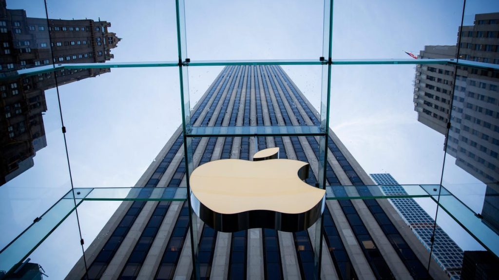 A Apple diz aos funcionários que eles podem falar sobre quanto eles ganham
