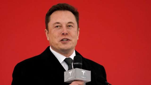 Elon Musk pergunta ao Twitter se ele deve vender suas ações da Tesla de US $ 21 bilhões