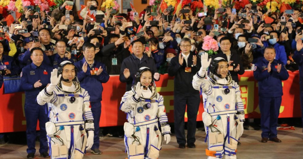 Wang Yaping se torna a primeira mulher chinesa a andar no espaço |  notícias espaciais