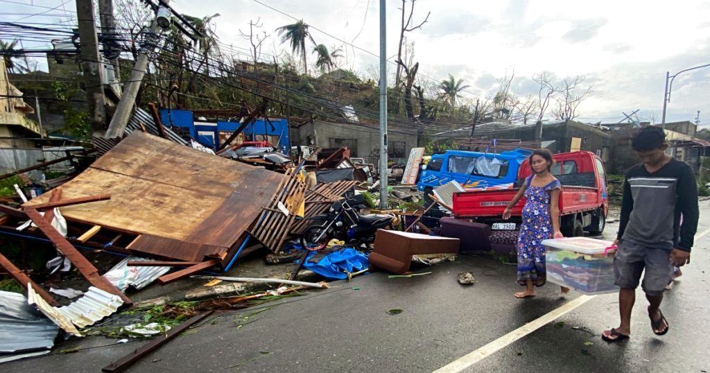 O tufão Ray deixa 31 mortos e ampla destruição nas Filipinas