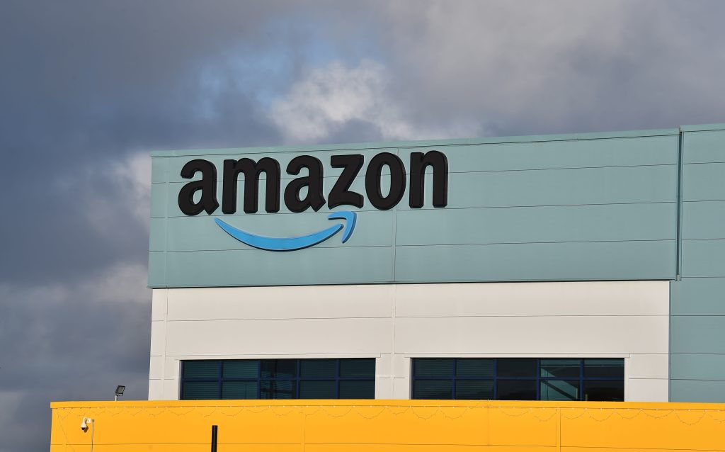 Amazon suspende plano de parar de aceitar cartões de crédito Visa no Reino Unido