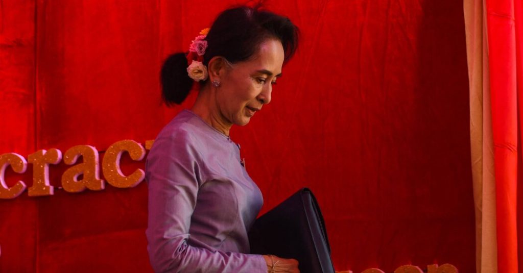 Em Mianmar, Aung San Suu Kyi foi condenada a mais 4 anos de prisão