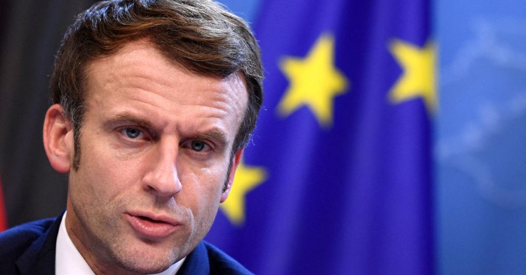 Parlamento francês suspende debate sobre coronavírus em meio à raiva pelos comentários de Macron