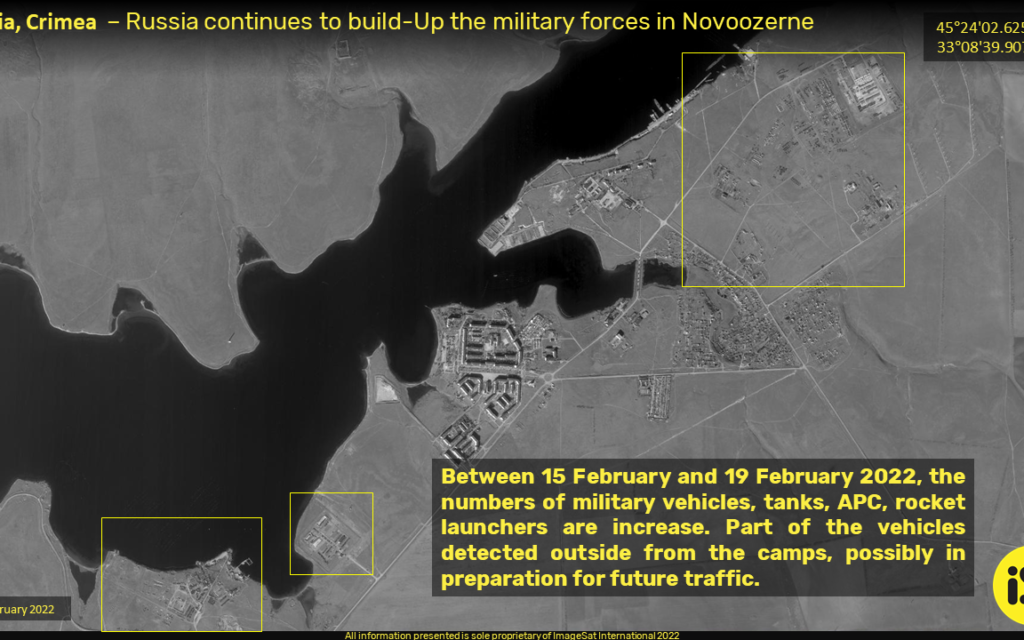 Imagens de satélite israelenses mostram um rápido acúmulo militar russo na Crimeia