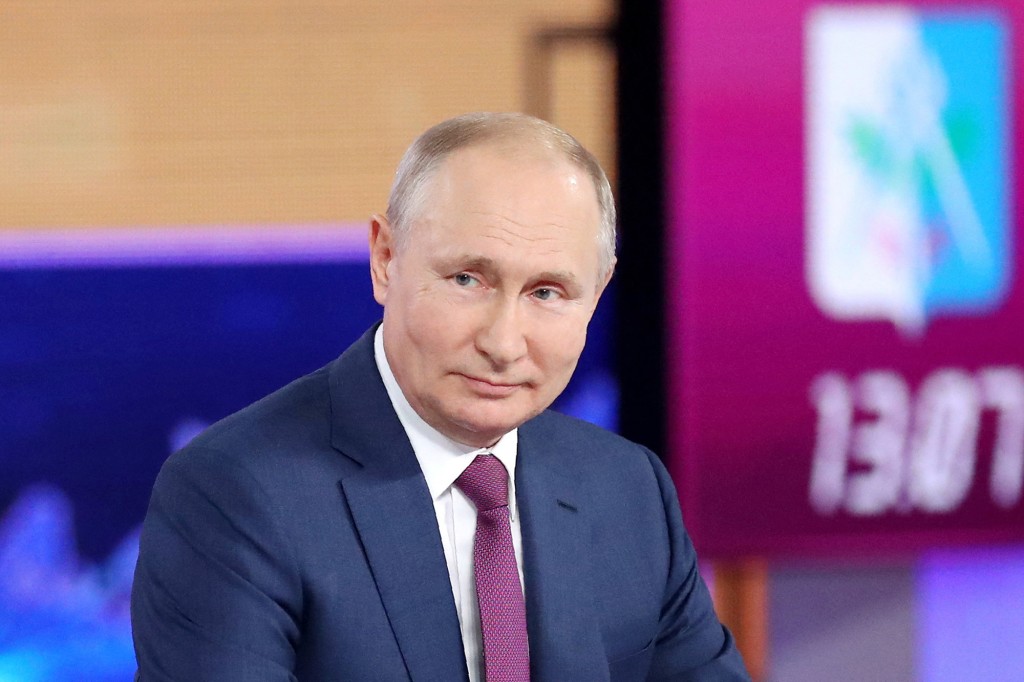 O presidente russo, Vladimir Putin, participa de uma teleconferência anual com os cidadãos do país.