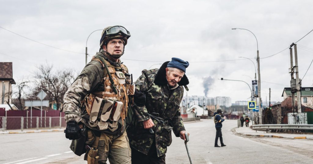 Ucrânia rejeita rotas de evacuação de civis propostas para a Rússia enquanto as forças de Putin continuam a bombardear cidades