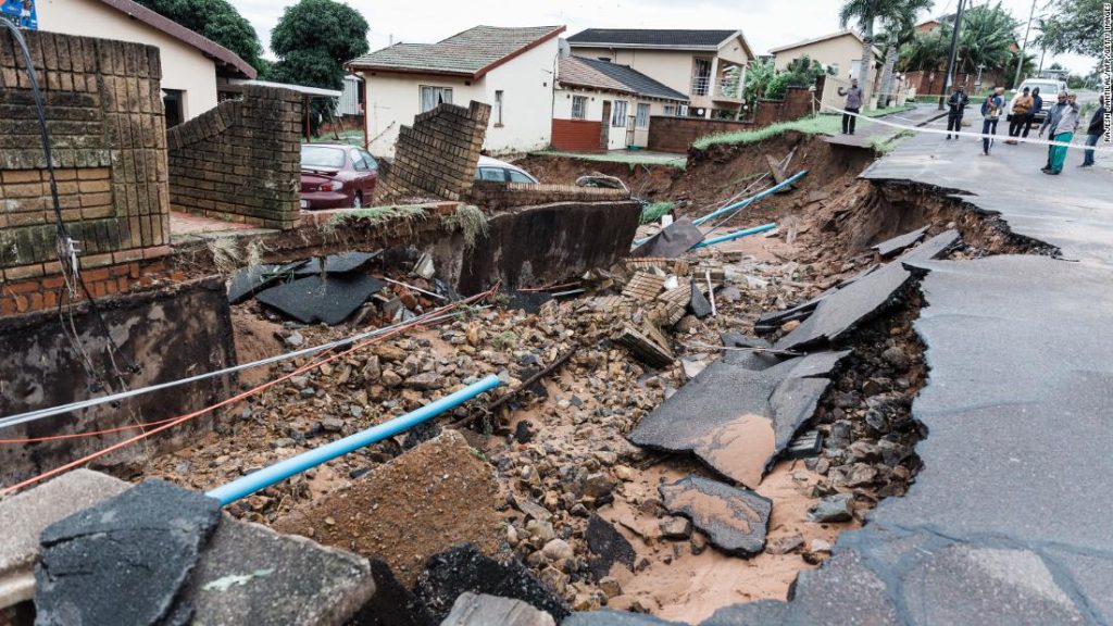 Inundações na África do Sul matam 59 pessoas e varrem estradas