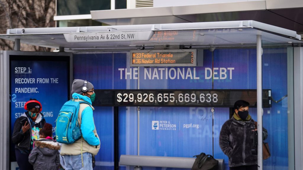 Dívida global do governo deve subir para US $ 71 trilhões este ano: Pesquisa
