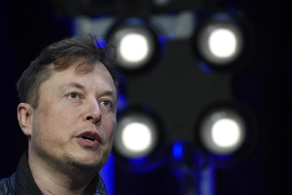 Elon Musk tenta cancelar acordo devido a tweets da Tesla descarrilados