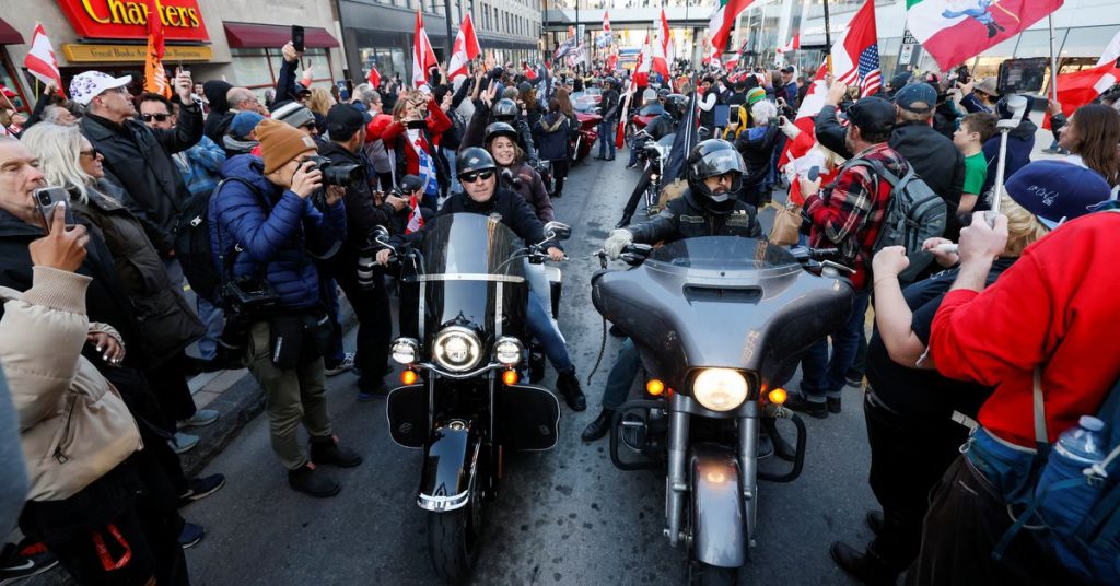 Polícia prende vários na capital canadense enquanto desfile de motociclistas se torna violento