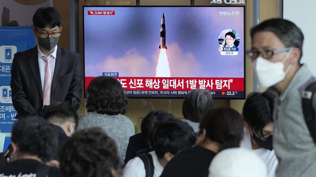 Coreia do Norte dispara 3 mísseis balísticos em direção ao Mar do Japão antes da visita de Biden a Seul: Coreia do Sul
