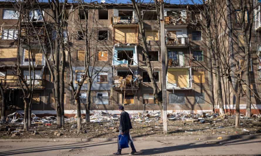 Um prédio de apartamentos em Sloviansk foi destruído em 5 de maio