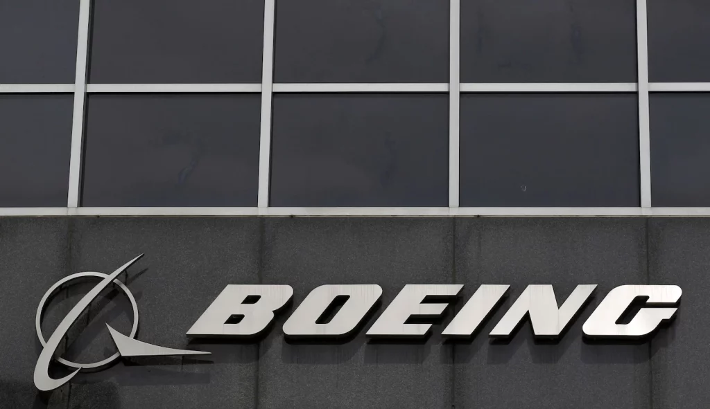 A Boeing muda sua sede de Chicago para Arlington, Virgínia.
