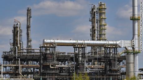 A refinaria de petróleo PCK em Schwedt, na Alemanha, é de propriedade da russa Rosneft. 