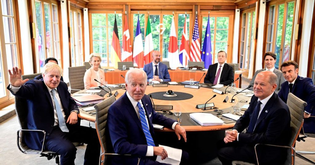 Biden diz que G7 deve se manter unido enquanto sanções ao ouro visam a 'máquina de guerra' de Putin