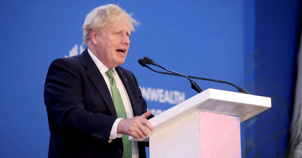 Boris Johnson sob pressão após derrotas nas eleições britânicas