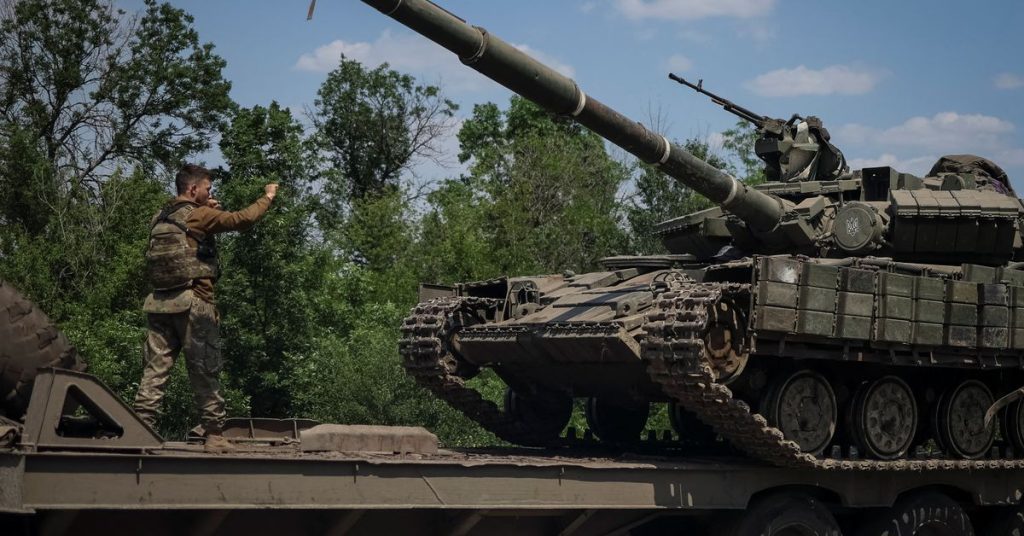 Rússia empurra forças ucranianas para os arredores de uma importante cidade do leste