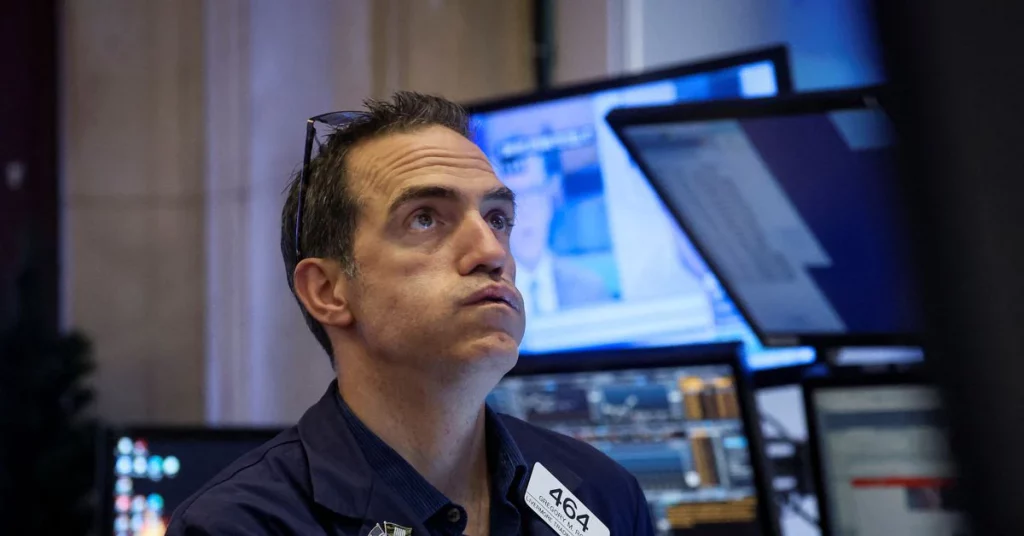 Wall Street termina com tecnologia e energia;  O alvo cai após o aviso de margem