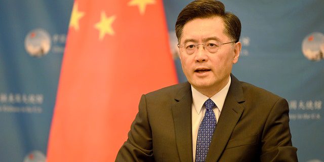 O embaixador chinês nos Estados Unidos, Chen Gang, fez uma declaração em um webinar realizado conjuntamente pela Embaixada e Consulados Gerais da China nos Estados Unidos para comemorar o 110º aniversário da Revolução de 1911 em 13 de outubro de 2021, em Washington, DC.