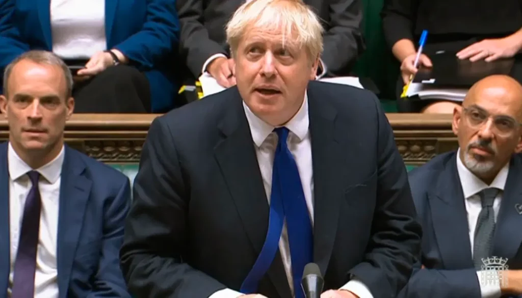 Boris Johnson defende suas ações à medida que mais aliados conservadores desistem