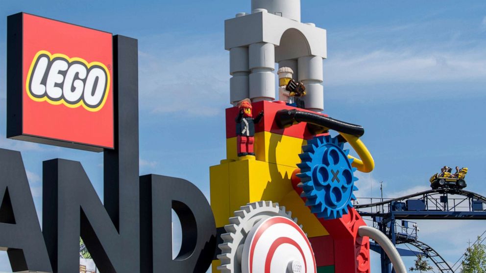 A polícia disse que 31 pessoas ficaram feridas enquanto andavam em Legoland, na Alemanha