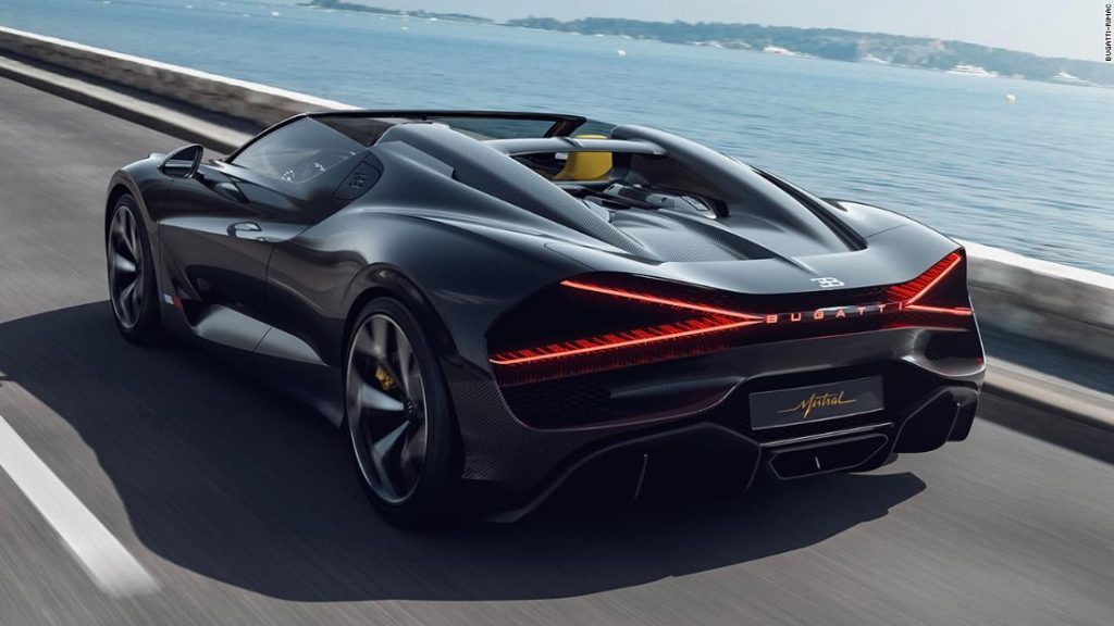 Bugatti revela seu último carro a gasolina e espera que seja o conversível mais rápido do mundo
