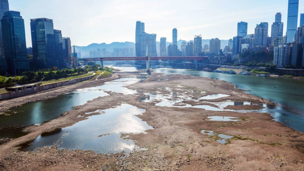 China emite primeiro calor extremo de emergência nacional devido à seca