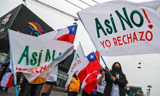 Manifestação contra a nova constituição, em Santiago, 30 de agosto de 2022.