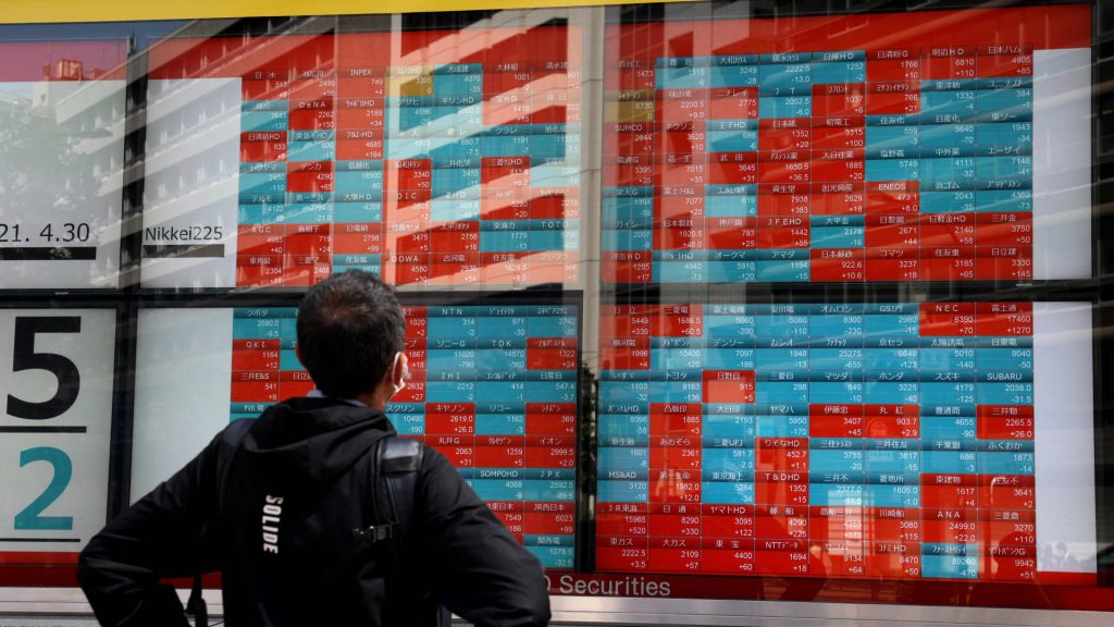 Mercados asiáticos caem após queda de Wall Street, PMI da China supera estimativas