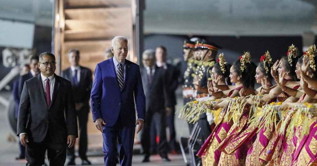 Líderes desembarcam na Indonésia para a cúpula do G20;  Biden diz que os EUA não buscam conflito com a China