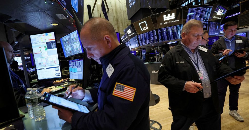 Wall Street termina mista;  Pressão de vendas da Salesforce sobre a Dow