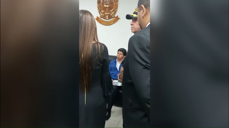 O presidente peruano Castillo foi processado e preso depois de tentar dissolver o Congresso