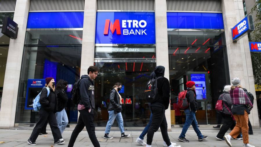 Notícias ao vivo: FCA multou Metro Bank por enganar investidores
