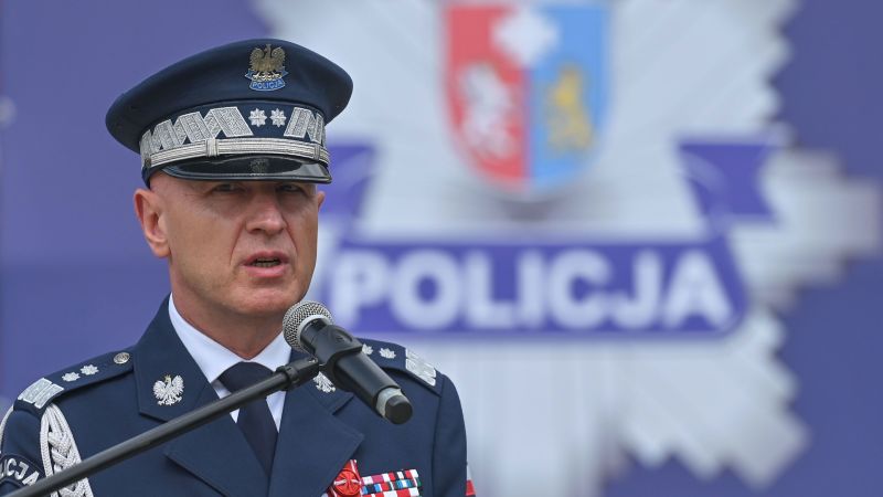 Um presente explosivo envia o chefe da polícia polonesa para o hospital depois de visitar a Ucrânia