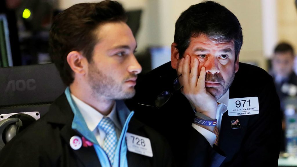 Os futuros de ações estão caindo enquanto os investidores aguardam os alto-falantes do Federal Reserve