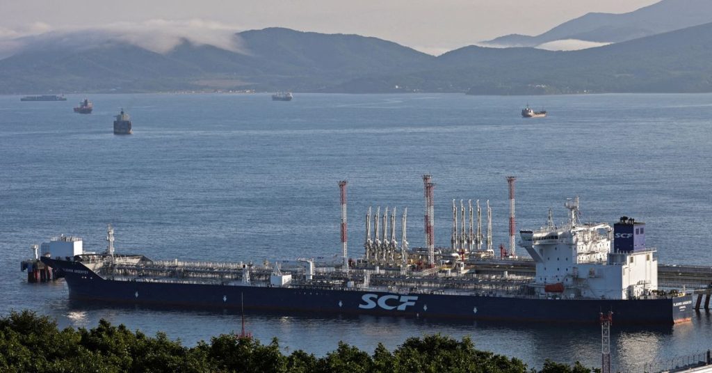 Rússia diz que não aceitará tetos nos preços do petróleo e se prepara para retaliar